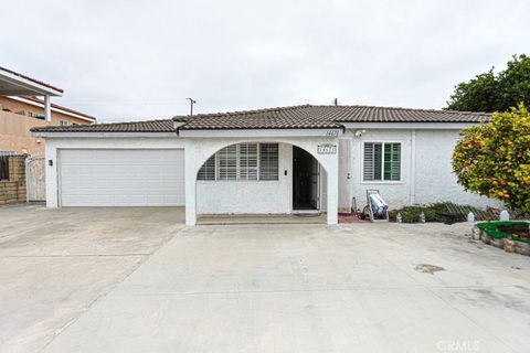 Photo of 14671 Hunter Ln LN, Midway City, CA 92655 (MLS # PW26122495)