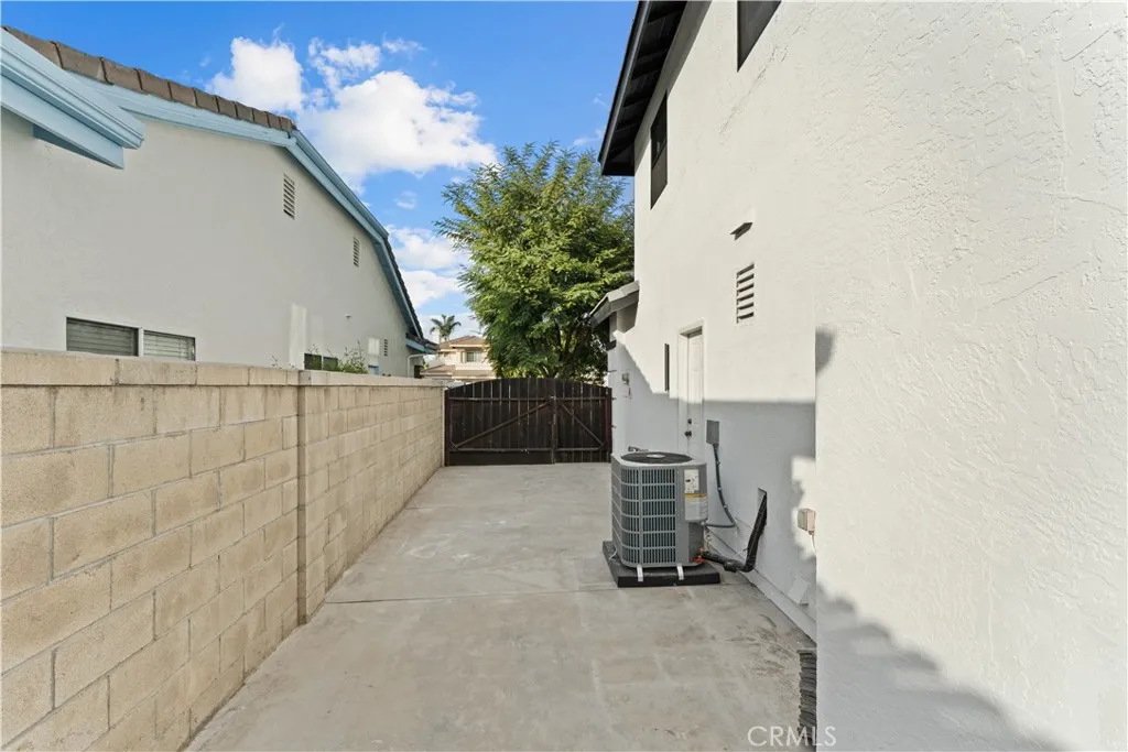 San Marcos, California 92078, United States, 4 Bedrooms Bedrooms, ,3 BathroomsBathrooms,Residential,Active,243682
