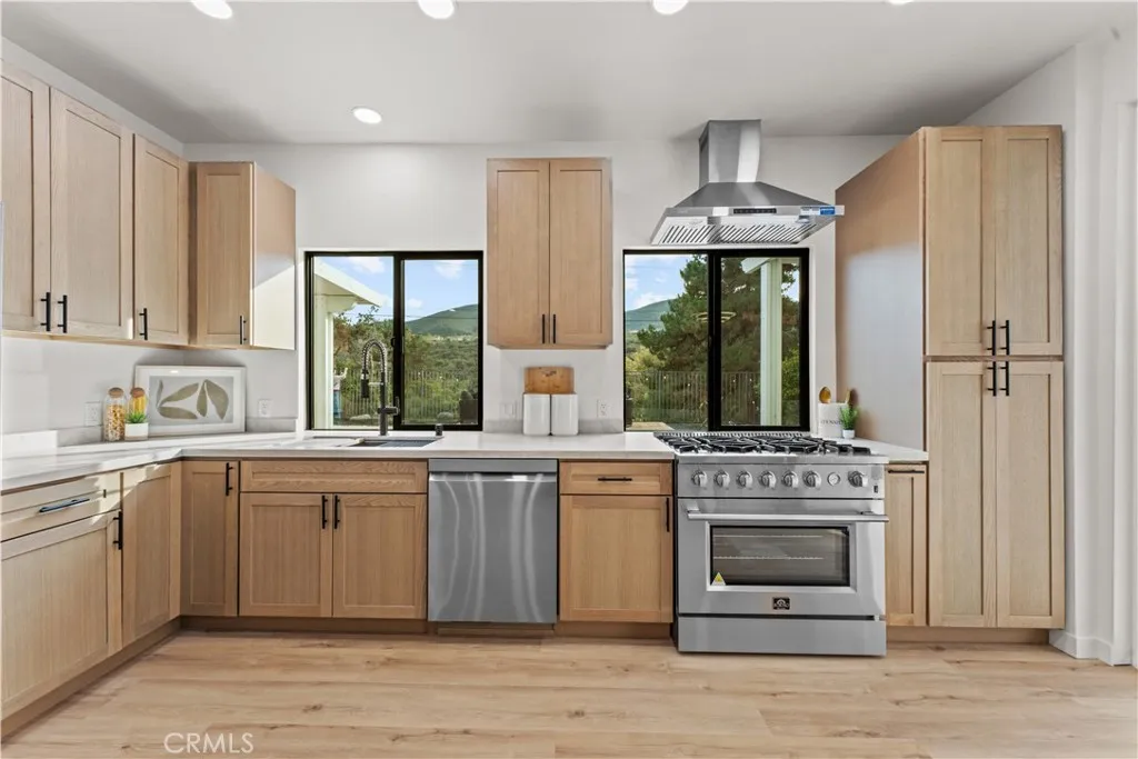 San Marcos, California 92078, United States, 4 Bedrooms Bedrooms, ,3 BathroomsBathrooms,Residential,Active,243682