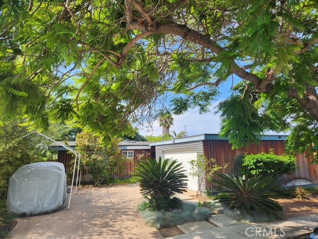 Turnkey home in desirable Serra Mesa neighborhood! Brand new roof replaced about 2 years ago, sewer and water lines replaced approx. 10 years ago. upgraded electrical to 200amp panel. all new dual pane windows. new solid stone kitchen countertops, new dishwasher, clean kitchen, newer kitchen cabinets, nice layout with lots of counter space. new solid hardwood floors throughout the house. spacious backyard with built in natural gas firepit and seating. front and back of the house has 1 inch ipe siding. garage fully insulated drywall and has epoxy flooring.