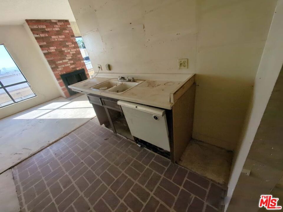 7300 Franklin Avenue 652