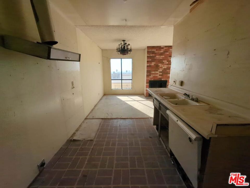 7300 Franklin Avenue 652