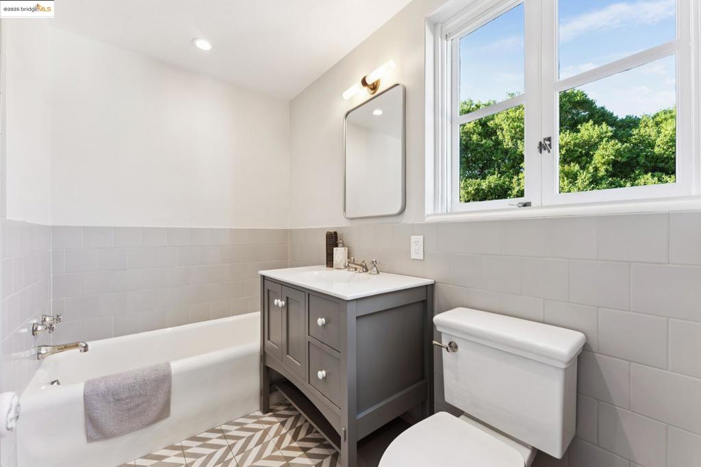 PIEDMONT BORDER - Residential