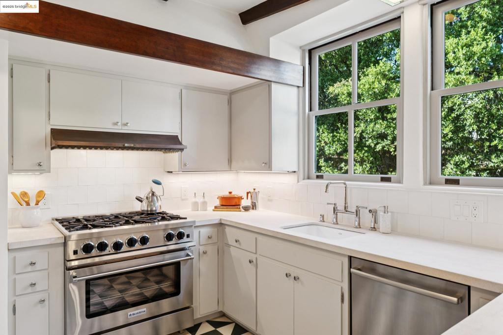 PIEDMONT BORDER - Residential