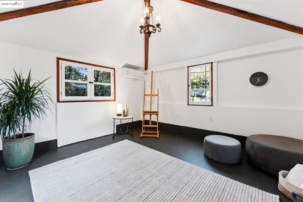 PIEDMONT BORDER - Residential