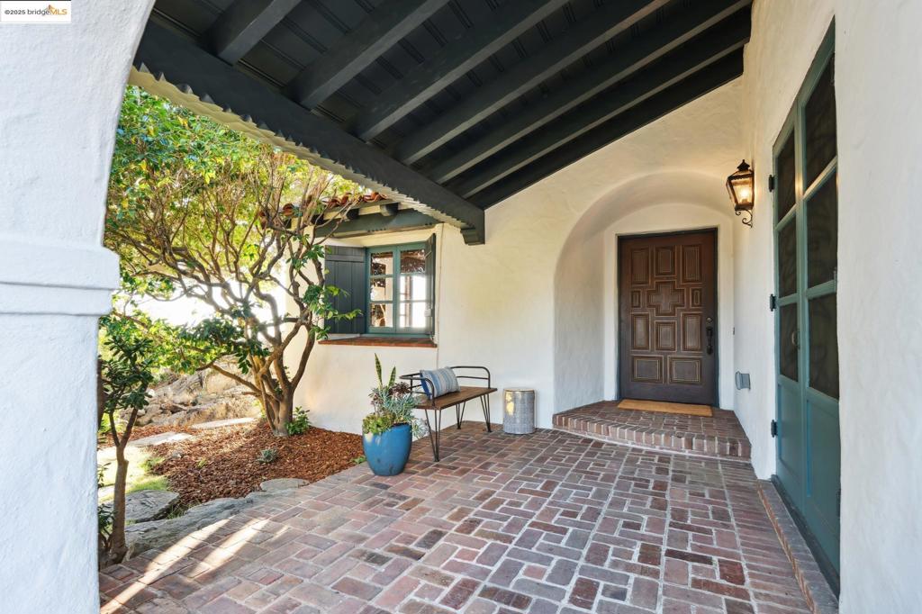 PIEDMONT BORDER - Residential