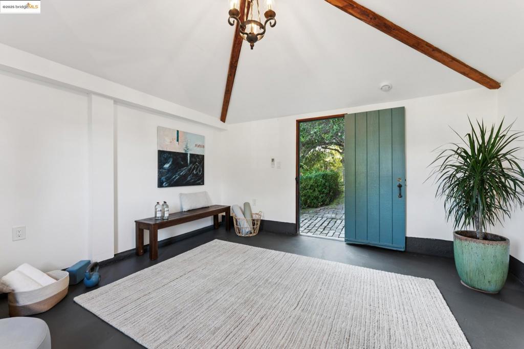 PIEDMONT BORDER - Residential