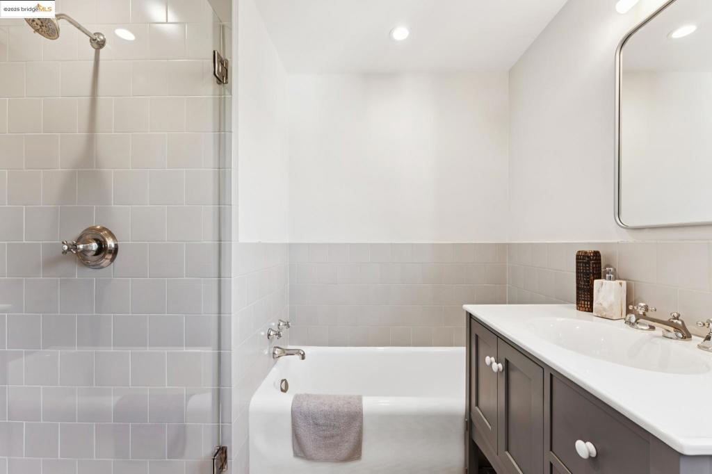 PIEDMONT BORDER - Residential