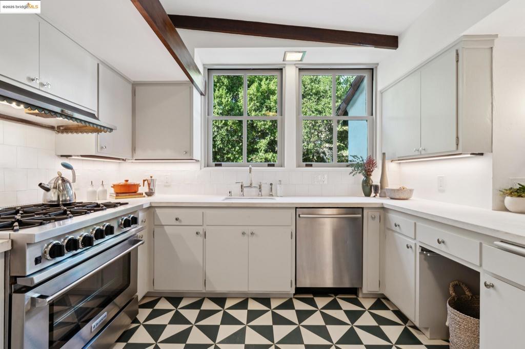 PIEDMONT BORDER - Residential