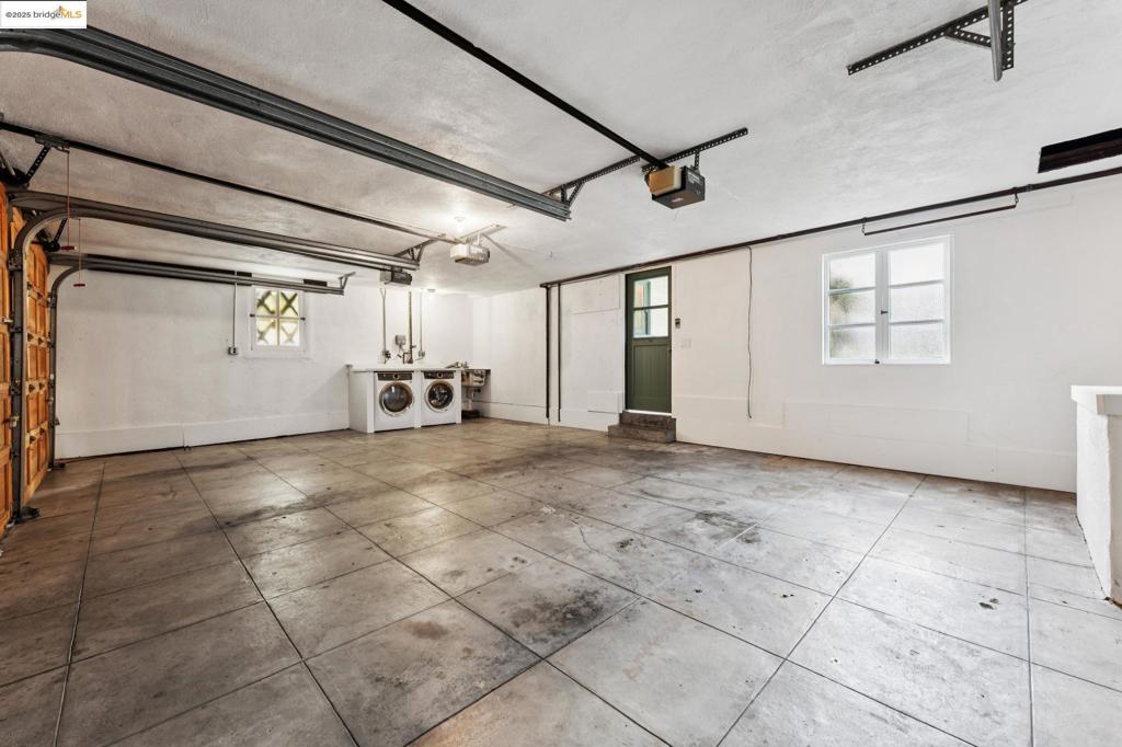 PIEDMONT BORDER - Residential