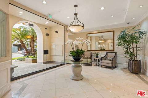 Photo of 132 S MAPLE Drive #PH4, Beverly Hills, CA 90212 (MLS # 26638467)
