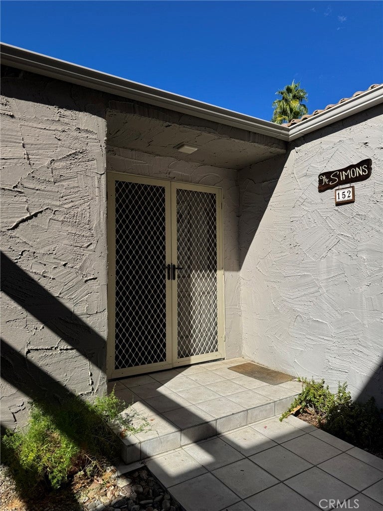 Properties 4 152 E Via Huerto