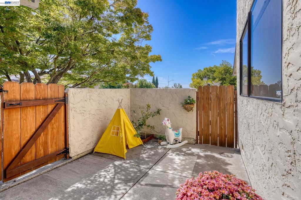 1383 Mount Shasta Ave