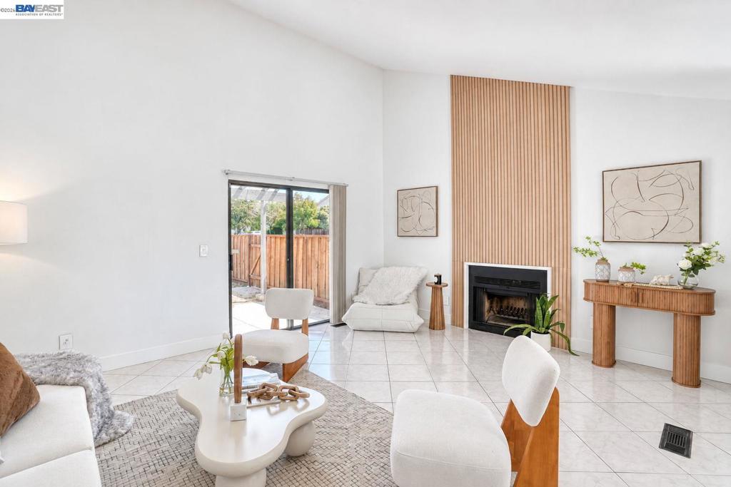 1383 Mount Shasta Ave