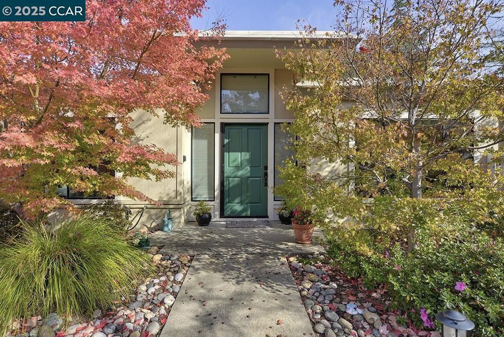 Photo of 1809 Golden Rain Rd Rd #4, Walnut Creek, CA 94595 (MLS # 41118364)