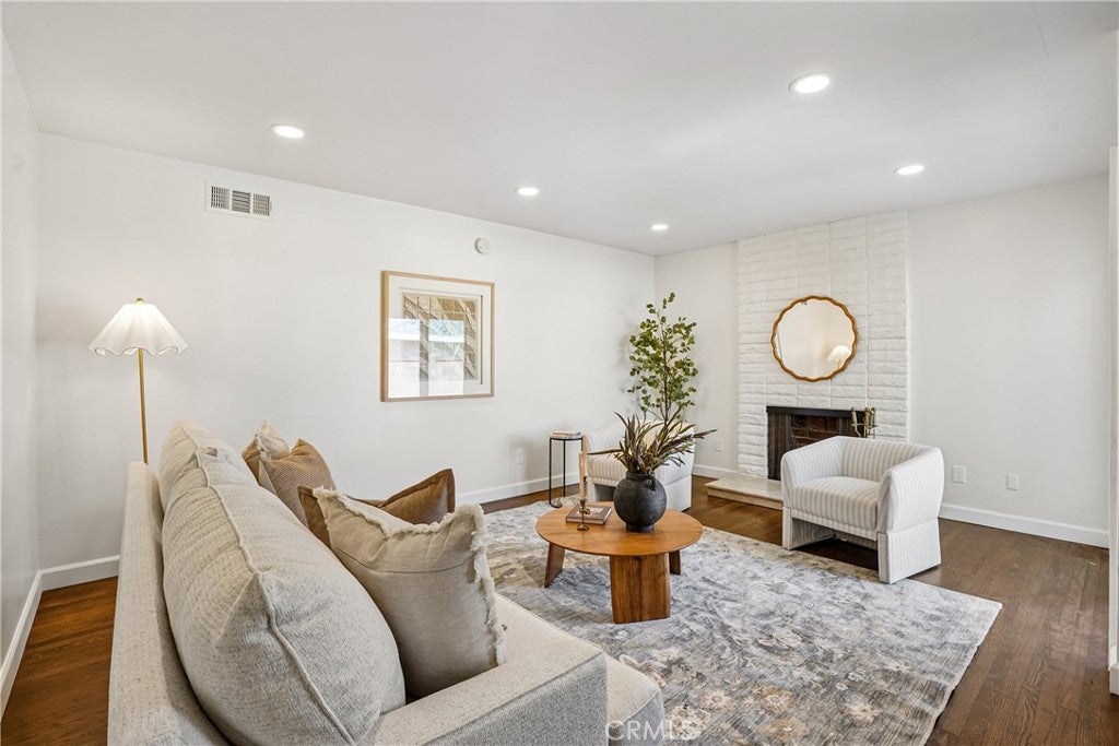 18031 Gramercy Place