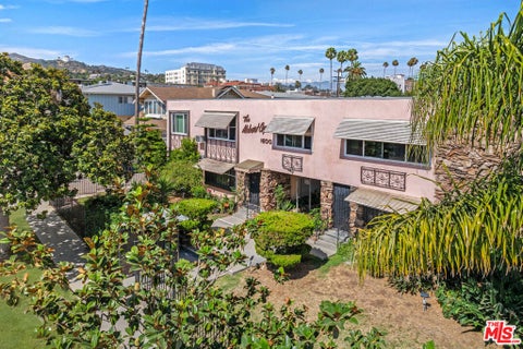 Photo of 1600 N Hobart Boulevard #15, Los Angeles, CA 90027 (MLS # 26103626)