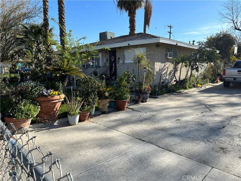 Photo of 211 Wood ST, Bakersfield, CA 93307 (MLS # PW26233895)