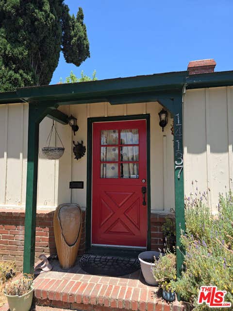 Photo of 14137 Hamlin Street, Los Angeles, CA 91401 (MLS # 26867989)
