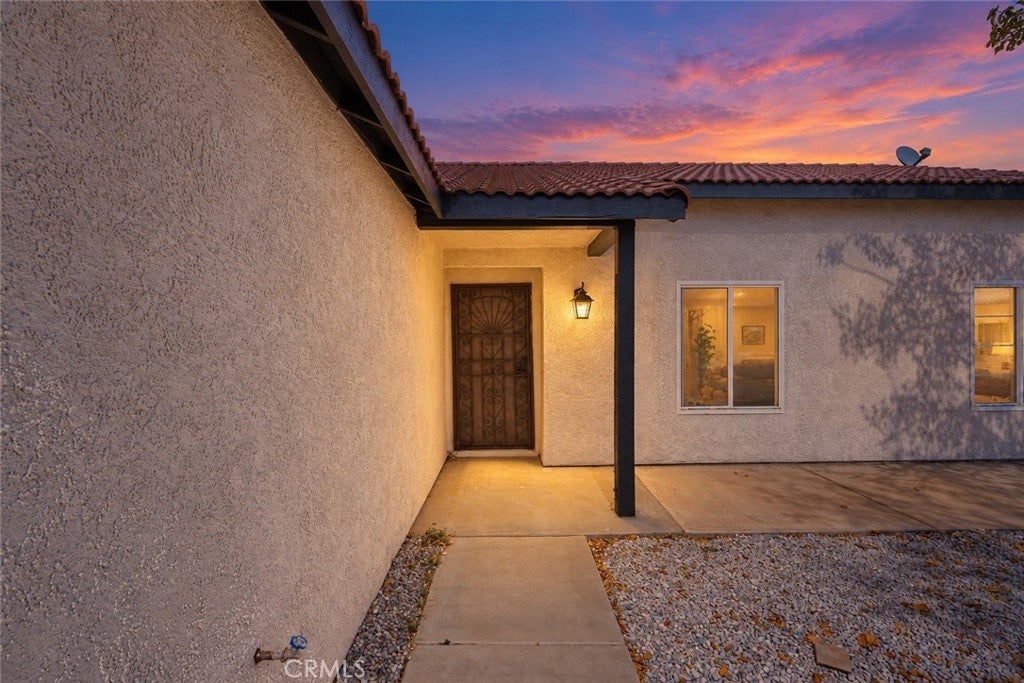 10758 Pershing