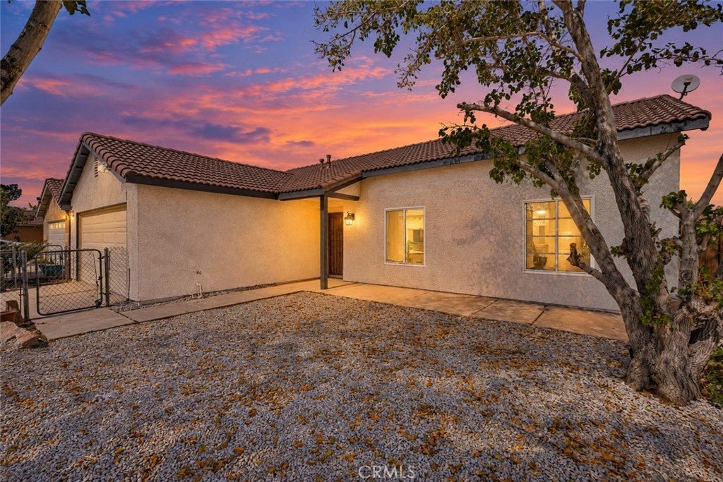 10758 Pershing
