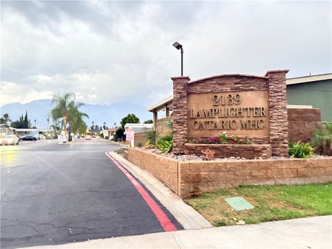 Tiny photo for 185 Fourth, Jurupa Valley, CA 91764 (MLS # PW26233820)