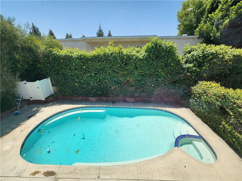 This beautiful 2-story home in Tarzana has 4 bedrooms and 3 bathrooms and a private pool. It is located on a quiet street. Property has been completely remodeled and it has large bedrooms. It features a large front balcony, luxury vinyl flooring throughout, quartz countertops and stainless steel appliances, central AC, double pane windows and sliding doors, recessed lighting, marble fireplace in family room.
Washer & Dryer included.
Property is conveniently located in close proximity to Ventura Blvd., shopping, restaurants and the 101 freeway.
