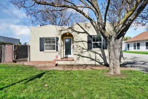 Photo of 445 445 W Lowell Ave Ave, Tracy, CA 95376 (MLS # 41124024)