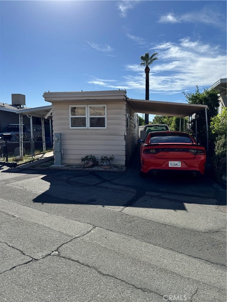 1045 Azusa N 56