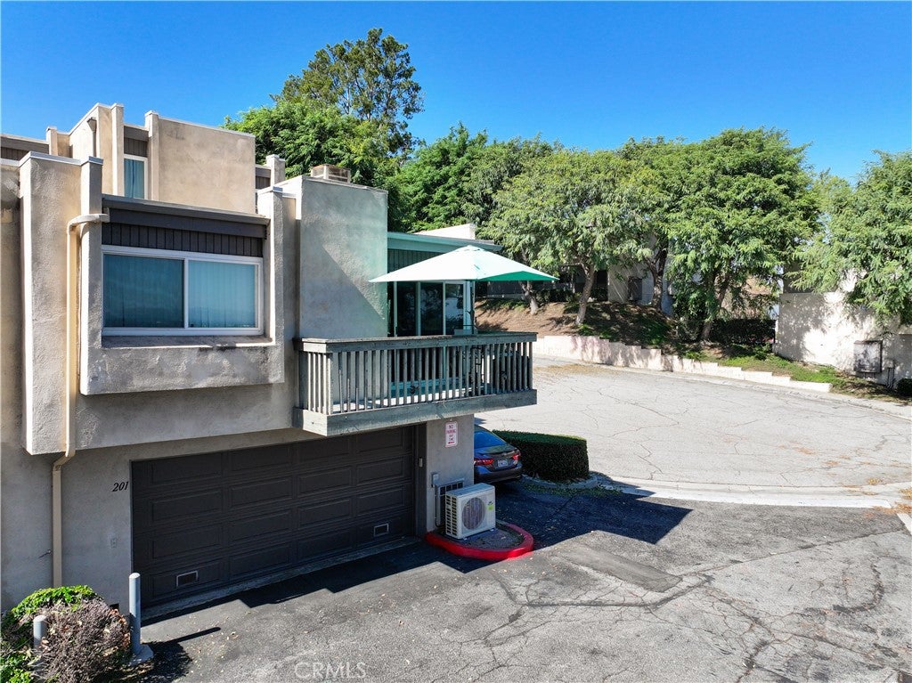201 Ridge Terrace Lane