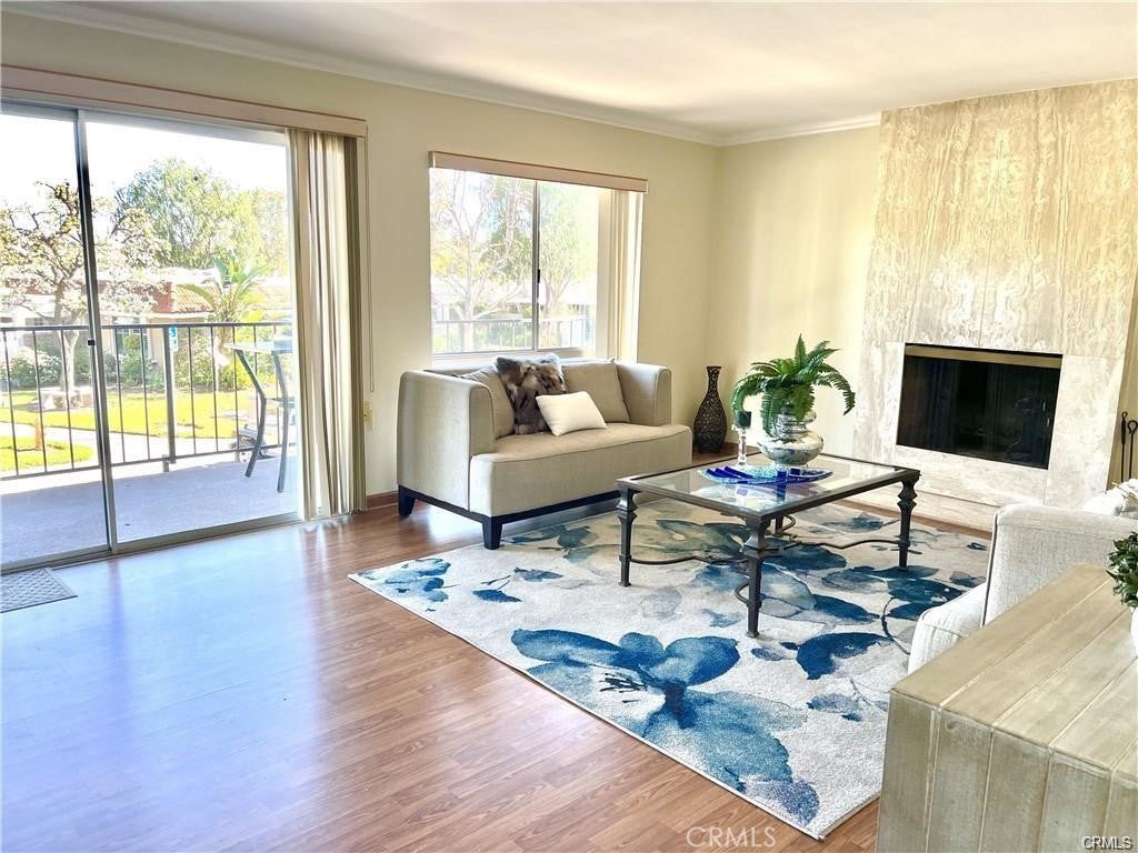 Properties 2 3033 Via Vista D