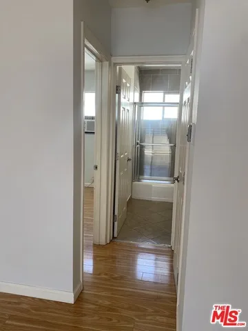 Los Angeles, California 90025, United States, 1 Bedroom Bedrooms, ,1 BathroomBathrooms,Residential,Active,193033