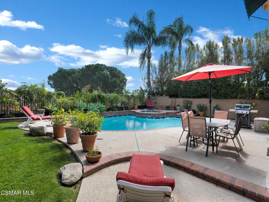 Photo of 3434 Fayance Place, Thousand Oaks, CA 91362 (MLS # 226000884)