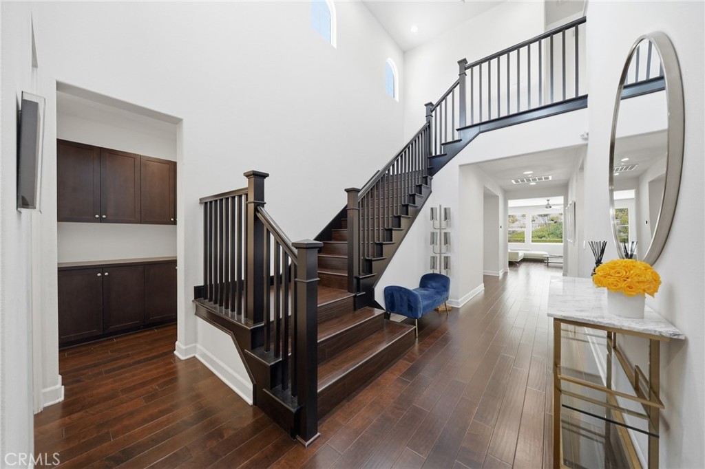 2829 Alamitos Rd