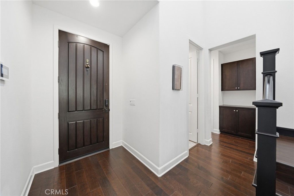 2829 Alamitos Rd
