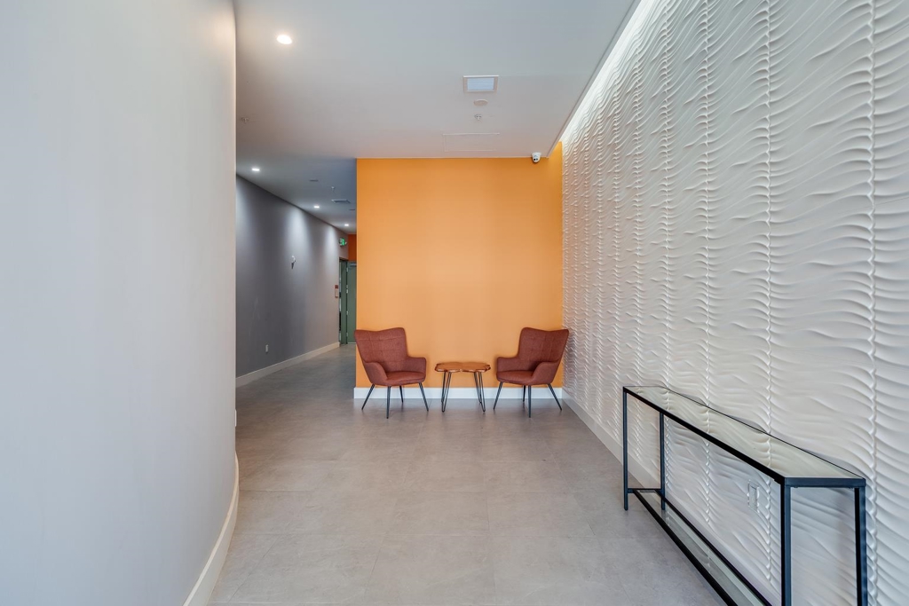 520 520 El Camino Real 201