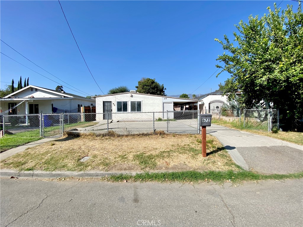 Two houses on 1 huge lot. Welcome to this versatile property located in the heart of San Bernardino! The main home features 2 bedrooms and 1 bathroom, offering cozy living with functional space. In addition, there’s a detached bonus dwelling unit with 1 bedroom and 1 bathroom, complete with its own private entrance—perfect for extended family, guests, or potential rental income.
Sitting on an expansive lot, this property offers endless possibilities. Whether you're looking to add an ADU, build a pool, or create your dream outdoor entertaining area, there's plenty of room to make it happen. With ample space and a flexible layout, this property invites you to get creative.
Ideal for homeowners, investors, or anyone looking to maximize value and space in a growing area. Don’t miss this unique opportunity!