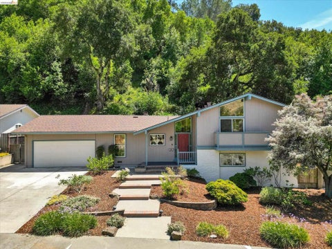 Photo of 2826 Wright Ave AVE, Pinole, CA 94564 (MLS # 41137722)