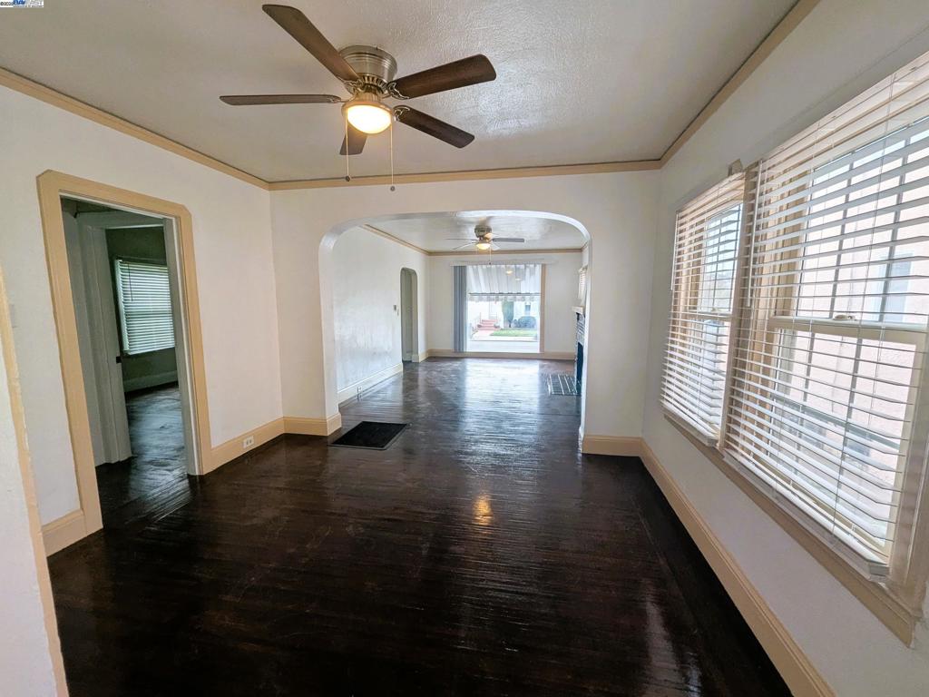 EAST OAKLAND - Residential