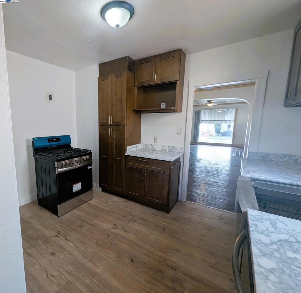 EAST OAKLAND - Residential