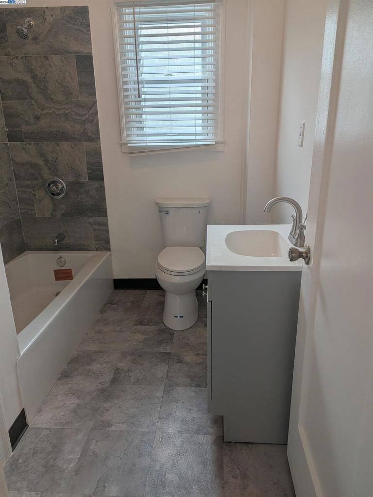 EAST OAKLAND - Residential