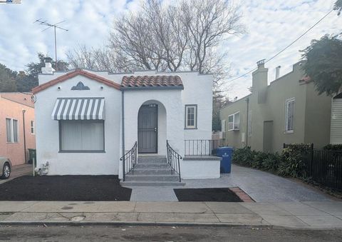 Photo of 7818 Arthur St St, Oakland, CA 94605 (MLS # 41119408)