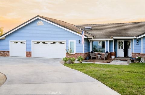 Photo of 804 El Paisano Dr, Fallbrook, CA 92028 (MLS # CV26029573)