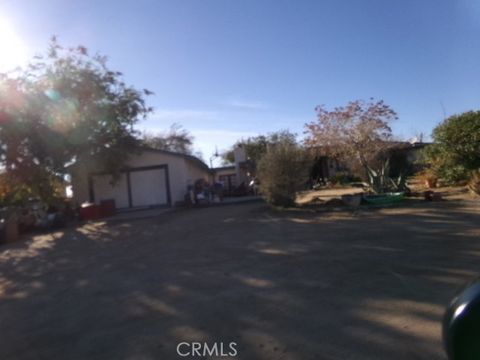 Photo of 11258 5th Avenue, Hesperia, CA 92345 (MLS # HD25264091)