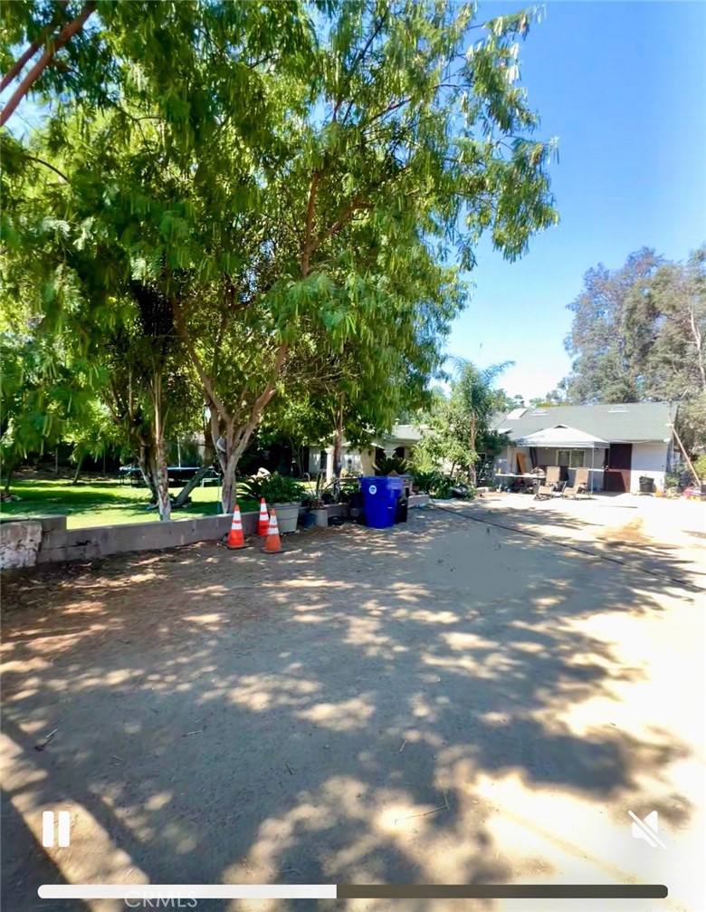 **Rare Opportunity – Spacious Ranch Property with Endless Potential!**
Don’t miss your chance to own a property that rarely comes on the market! Situated on **over an acre of land**, this unique property features **two homes**—live in one and rent out the other, or create the perfect multi-generational living setup.
With plenty of space, the possibilities are endless:
* Build and expand to create your dream ranch
* Store horses, animals, or work vehicles with ease
* Enjoy the freedom of wide-open land and country living
This is truly a **diamond in the rough** with incredible potential to be customized, expanded, and made your own. Opportunities like this don’t come around often—schedule a showing today and discover all that this ranch home has to offer!