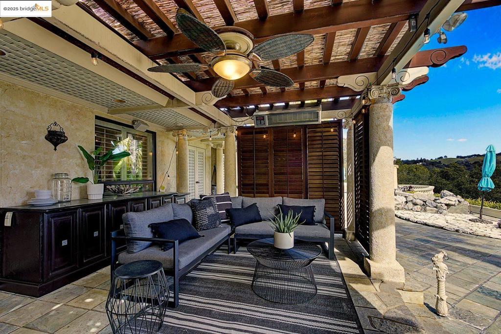 HAPPY VALLEY - Residential