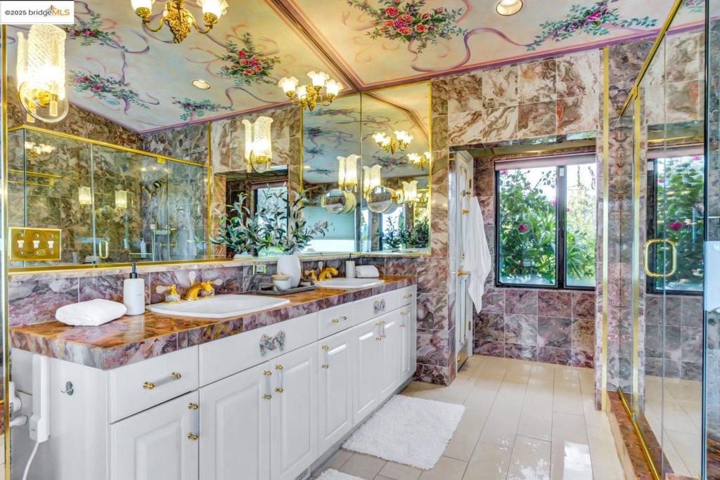 HAPPY VALLEY - Residential