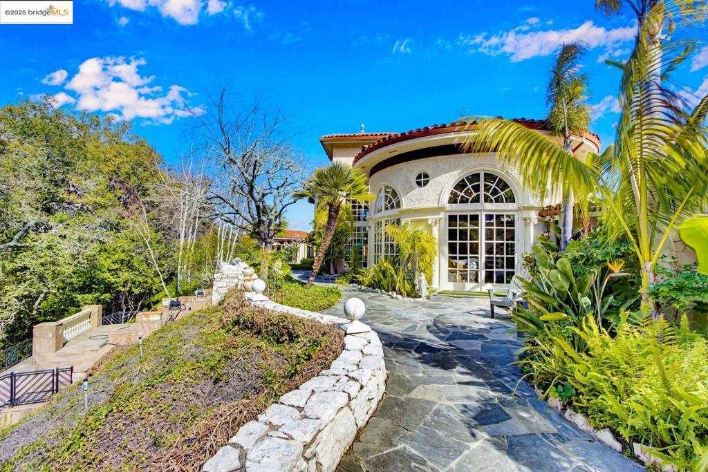 HAPPY VALLEY - Residential