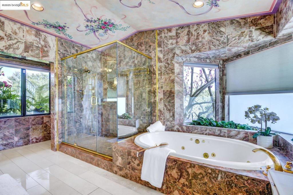 HAPPY VALLEY - Residential