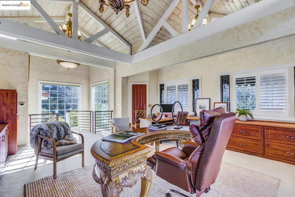 HAPPY VALLEY - Residential